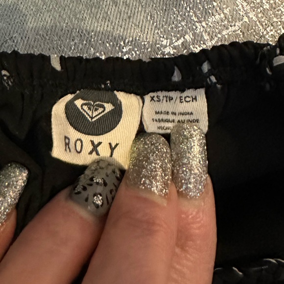 ROXY JR’s XS SWEET and STYLISH mini sundress from Roxy. Black with white print. - Picture 7 of 7